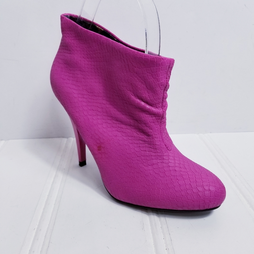 Betsey Johnson Booties 6 Glimmer Leather Snakeskin Stiletto Hot Pink